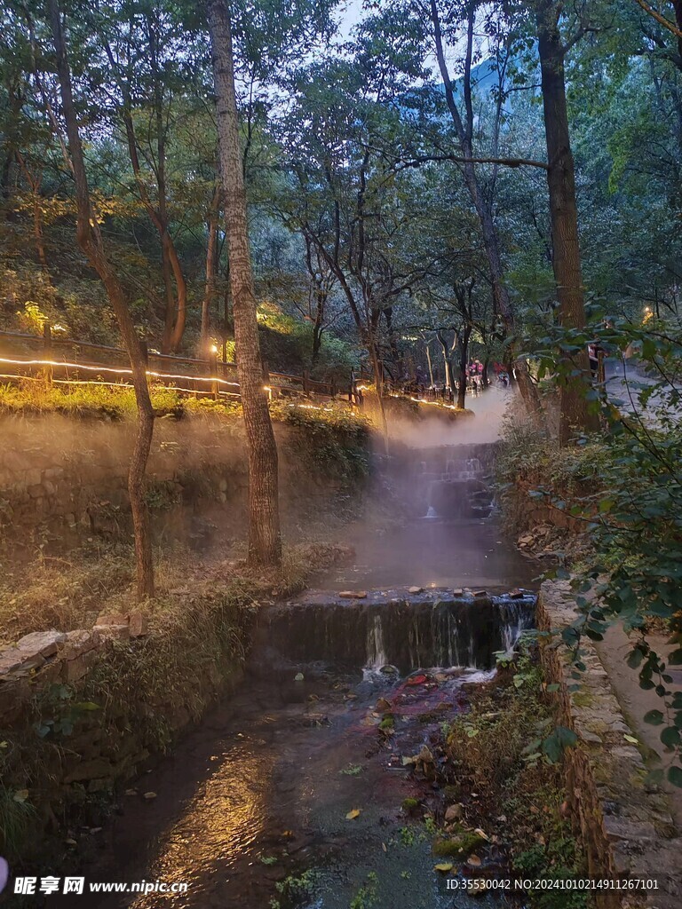 夜晚云丘一角