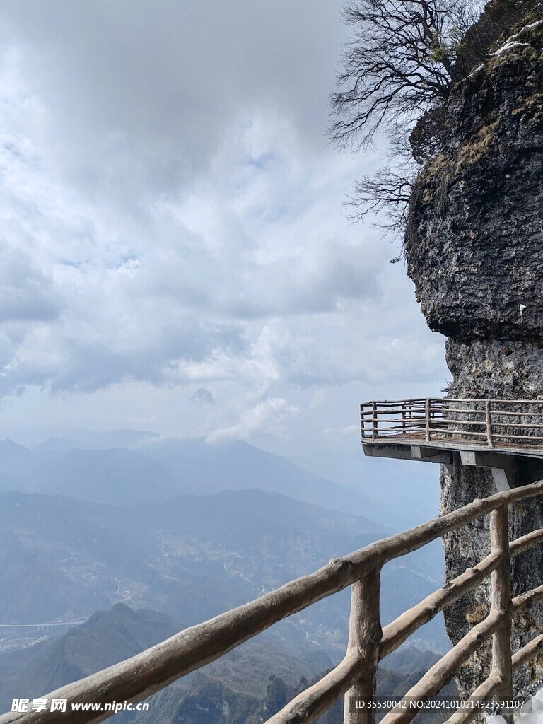 龙头山边