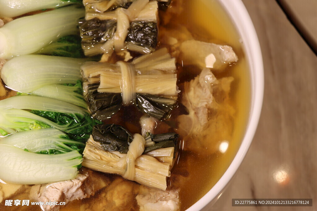 粤式菜品南北杏金银菜炖猪肺