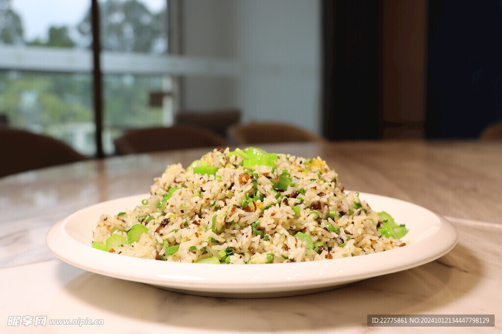 粤式菜品菜心粒海鲜炒饭