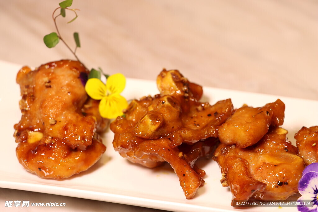 粤式菜品蜜汁烤鸡翅鸡肉