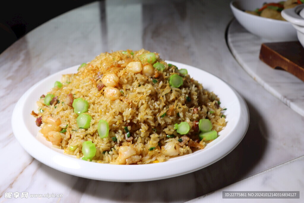 粤式菜品瑶柱虾仁炒饭