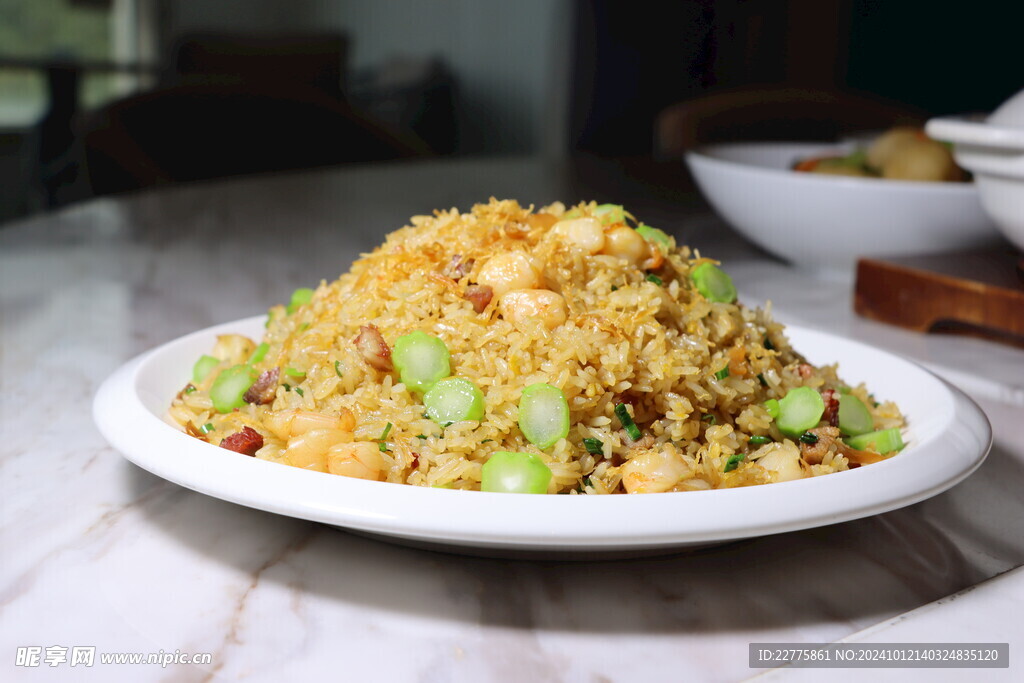 粤式菜品瑶柱虾仁炒饭