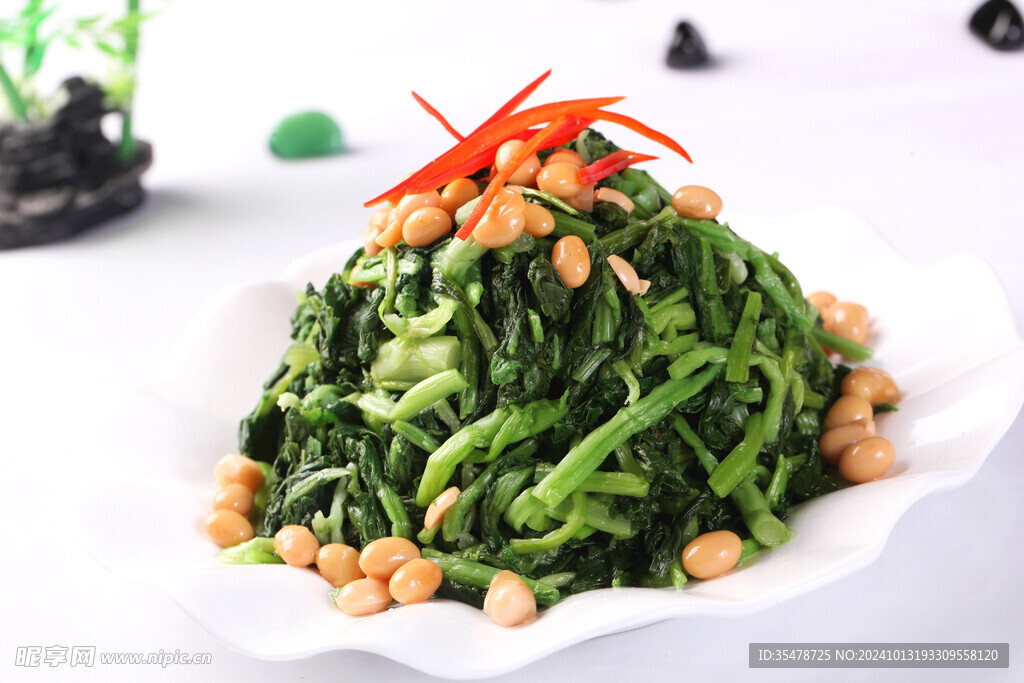  龙葵汁拌黄豆