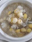 银耳糖水 