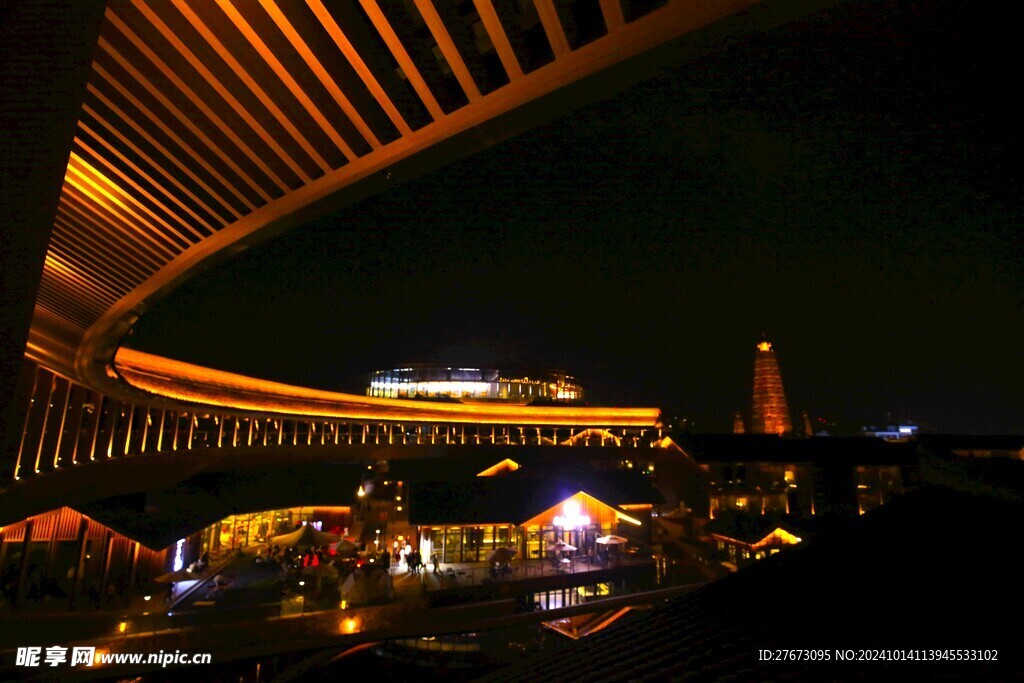 龙兴水街夜景