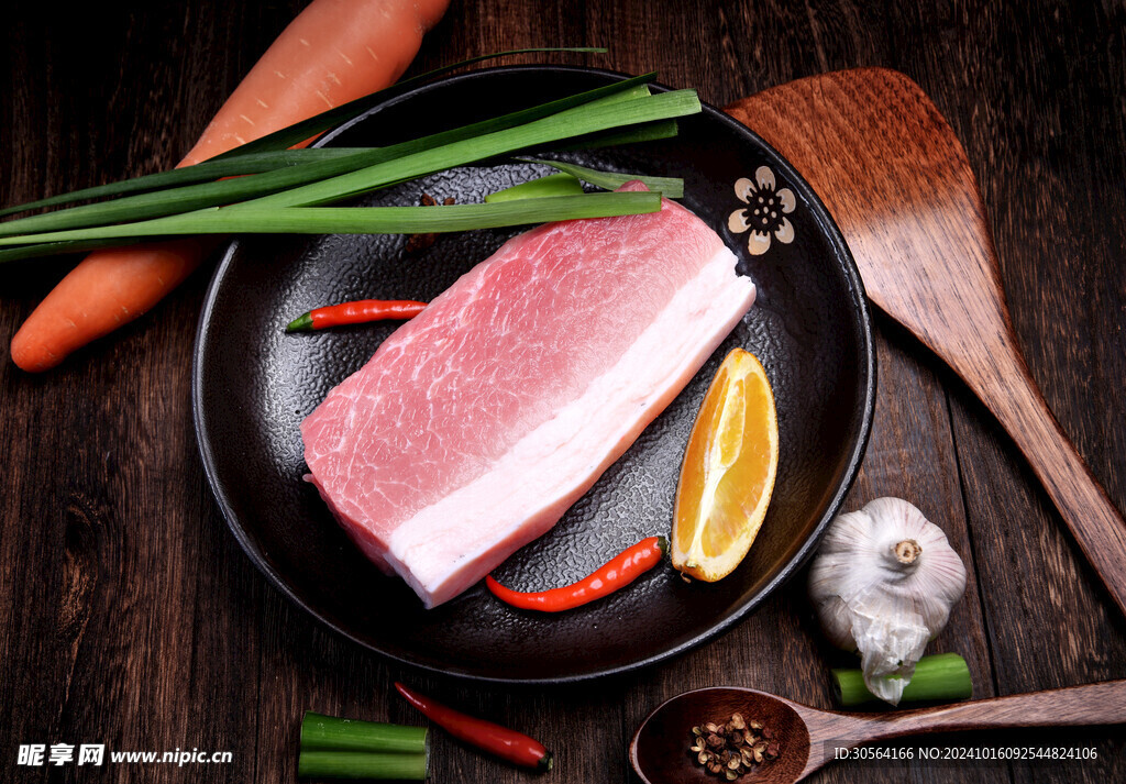 新鲜五花肉食材