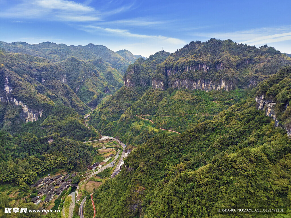 矮寨盘山路