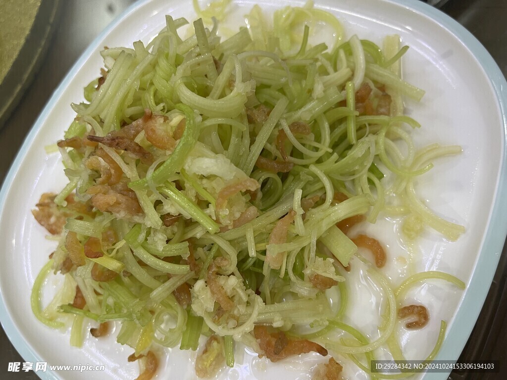 芹菜拌海米 拌芹菜