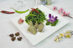 菠菜拌鹅肝