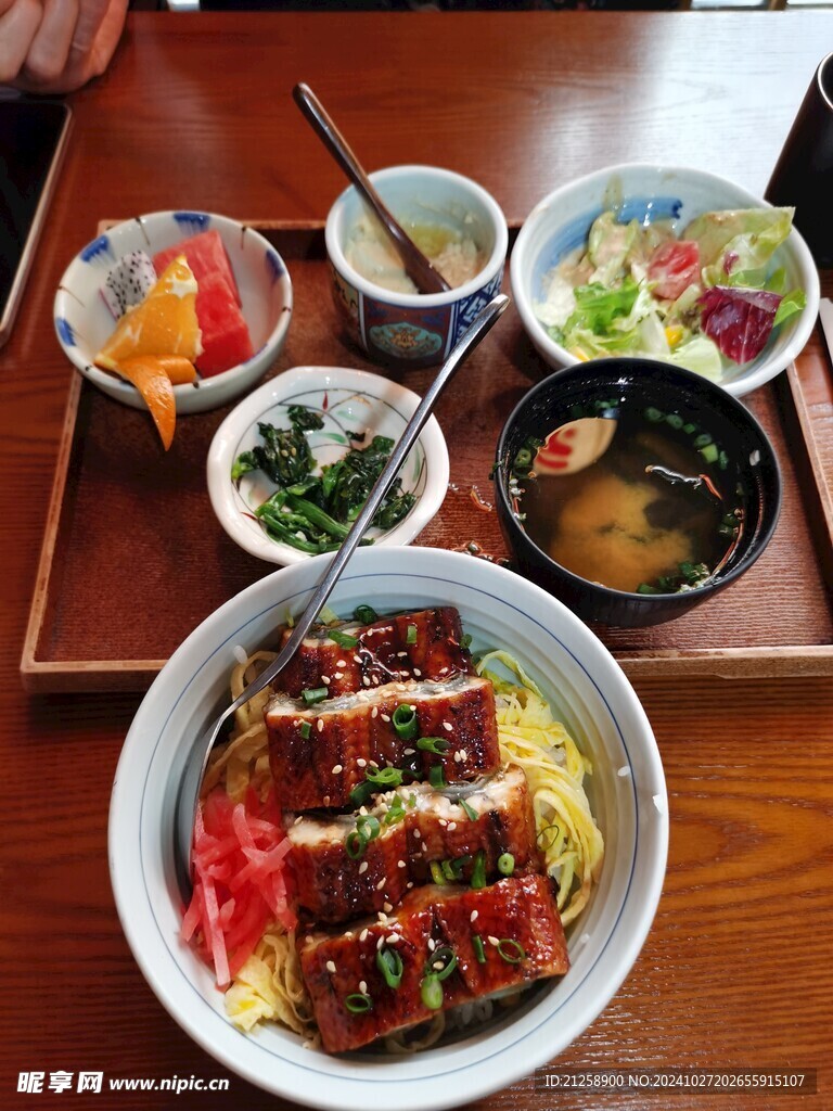 日式鳗鱼饭定食