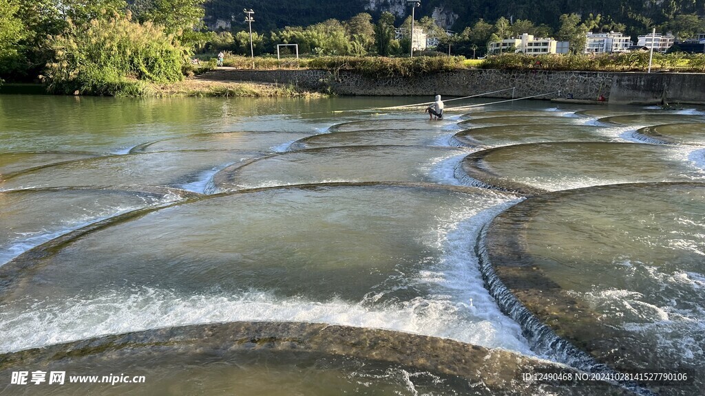 鱼鳞坝