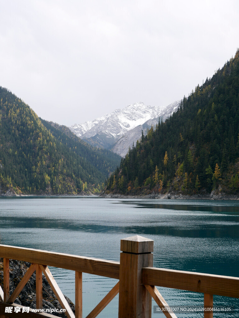 湖泊九寨沟