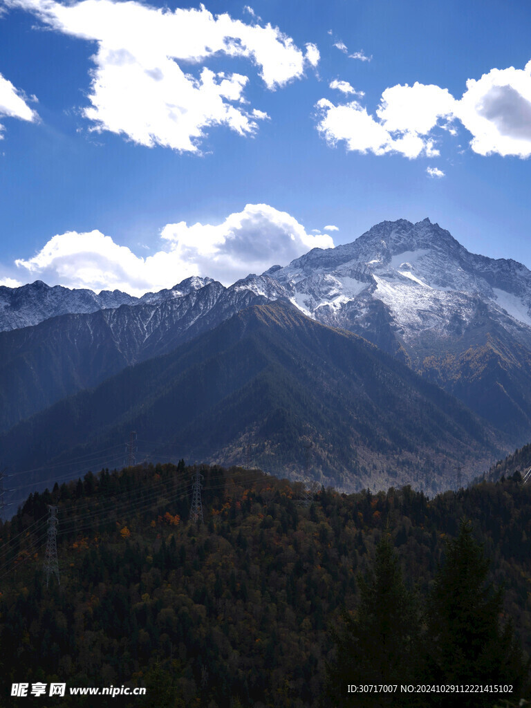 三奥雪山