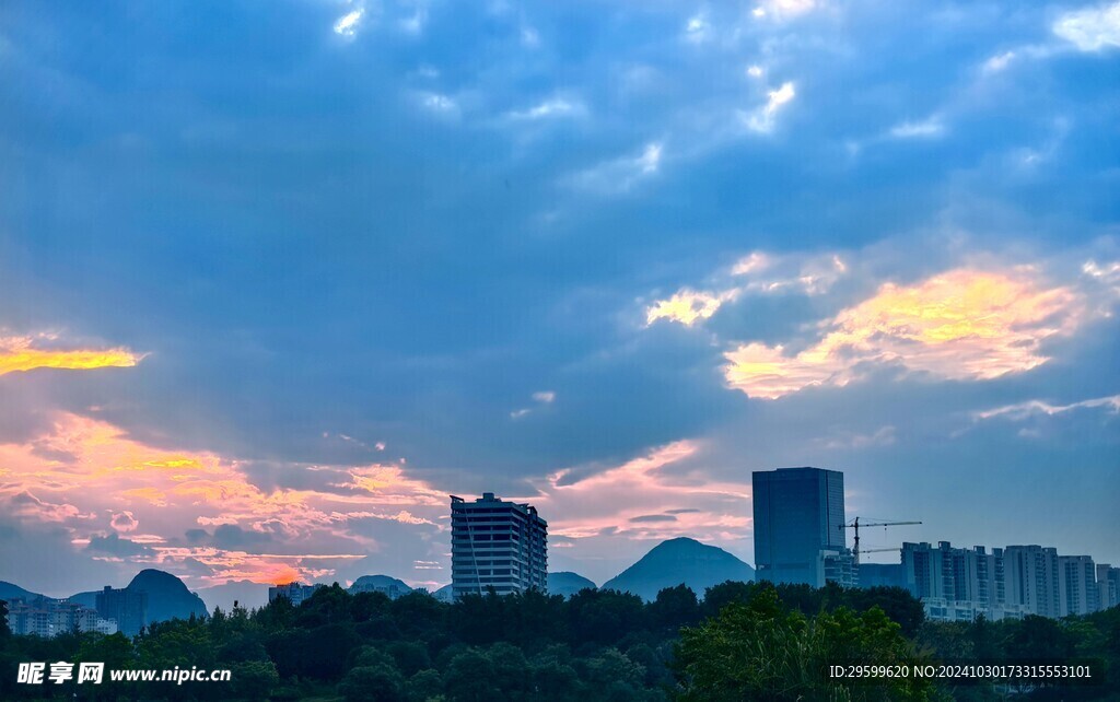 日出 清晨 