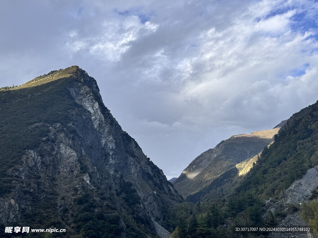 群山像