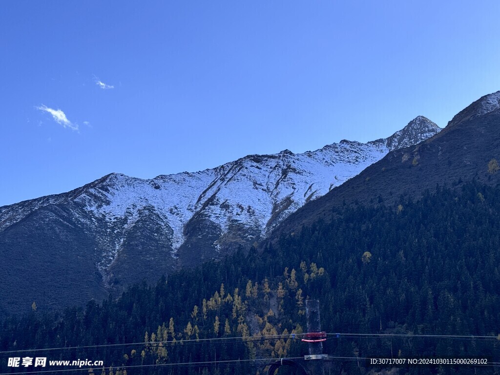 雪山山峰