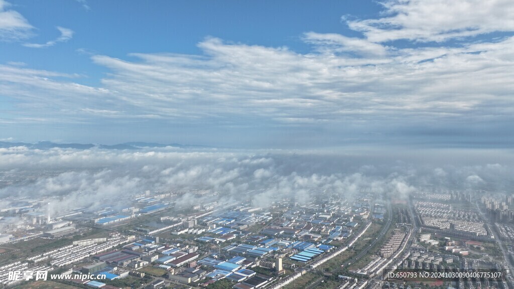 雨后小城