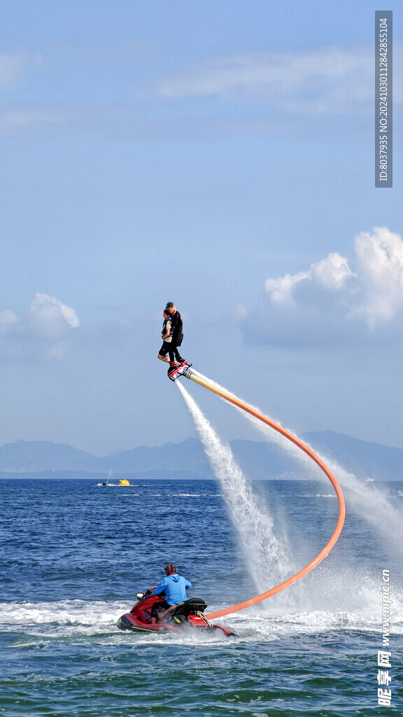 水上飞人  