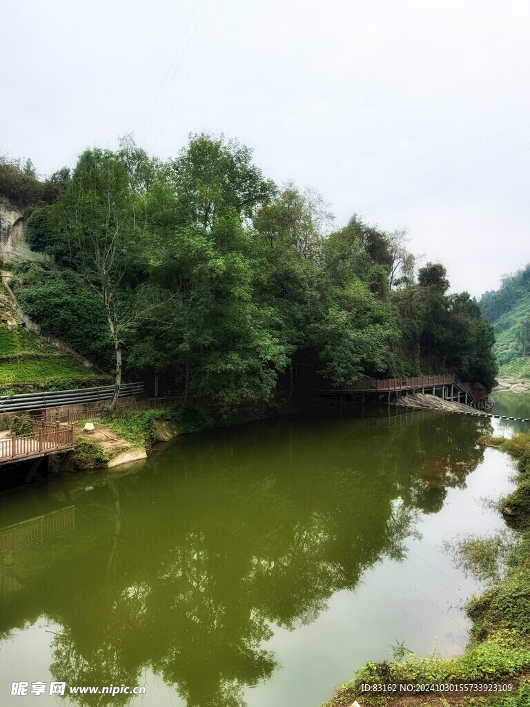 水库