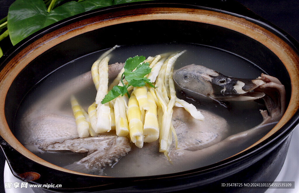 野鸭水饺砂锅