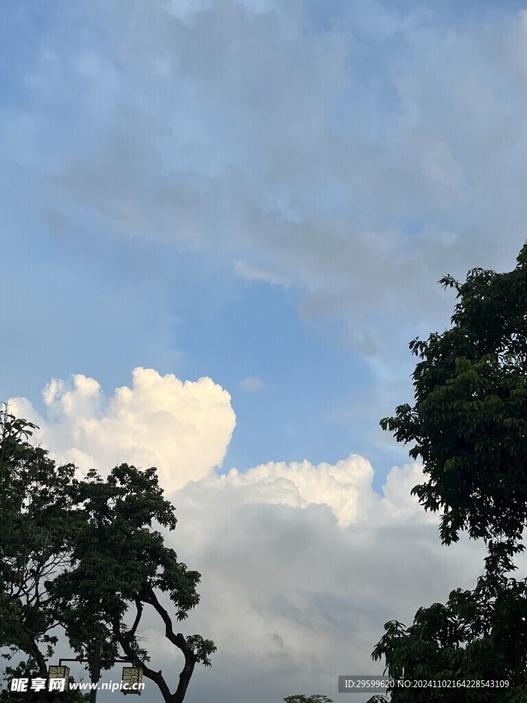 天空  