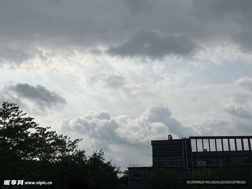 天空  