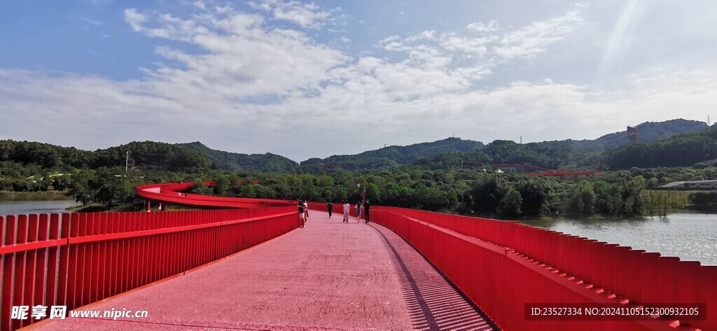 虹桥公园远眺 