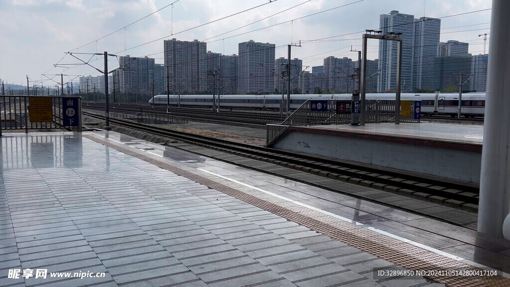 高铁列车