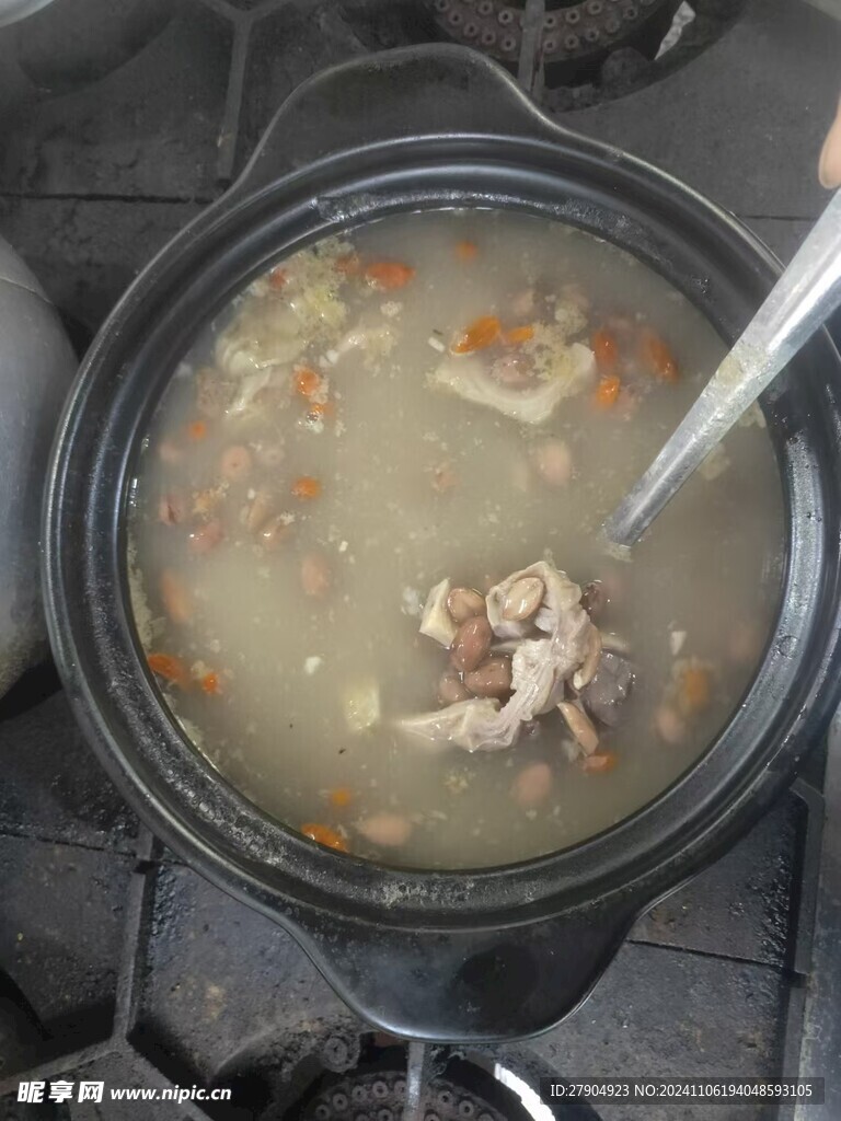 猪肚炖花生米