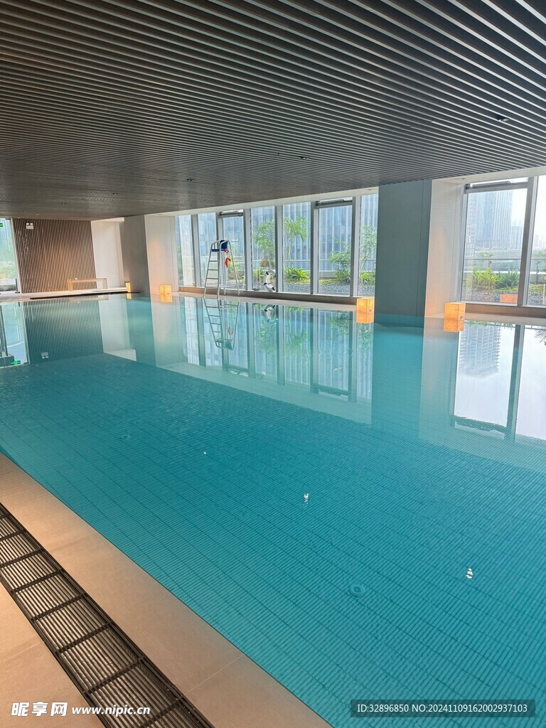 游泳池