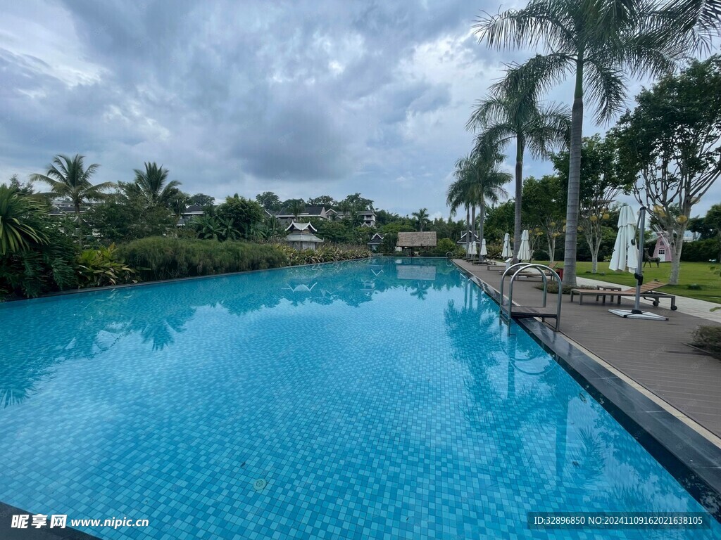游泳池