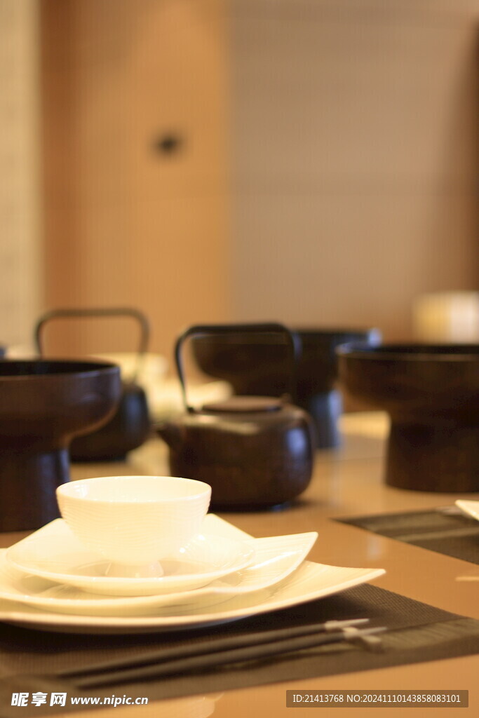 餐具餐盘摆台