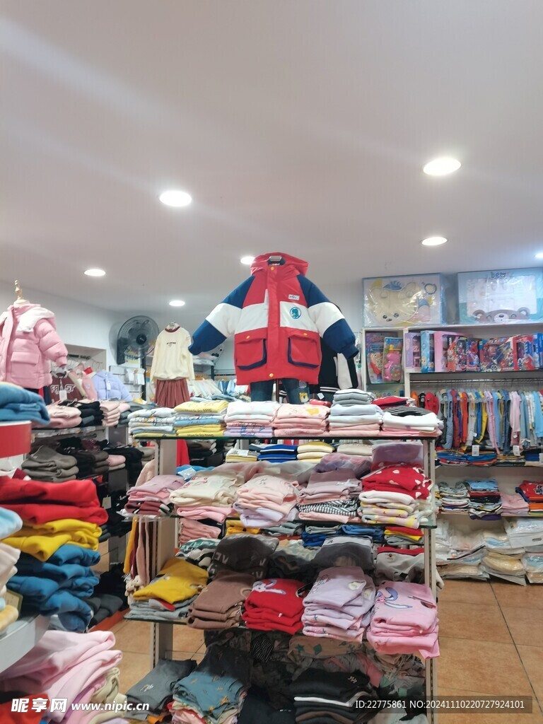 儿童童装服装店