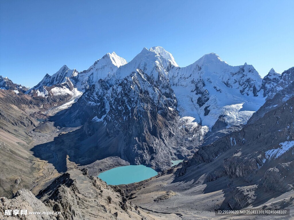 雪山  