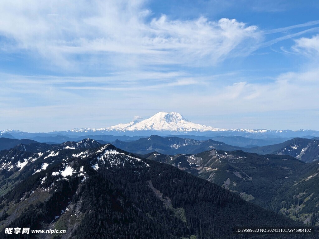 山脉  