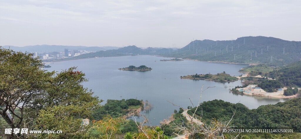 山林湖水城市 