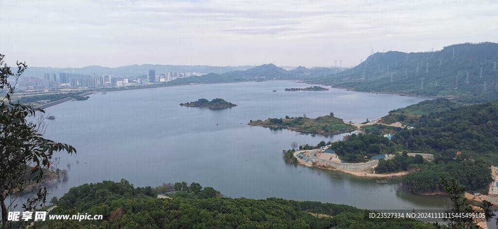 山顶远眺