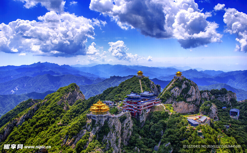 洛阳老君山山顶景观