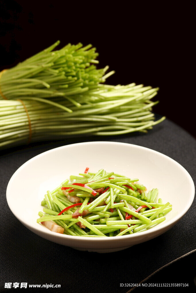 韭菜苔炒肉