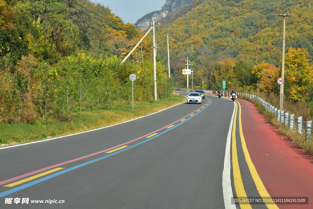 山里彩虹乡村旅游公路