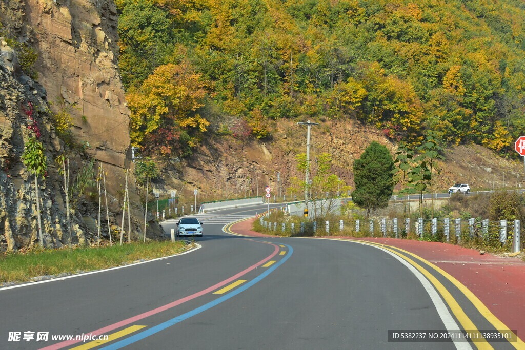 山里彩虹路