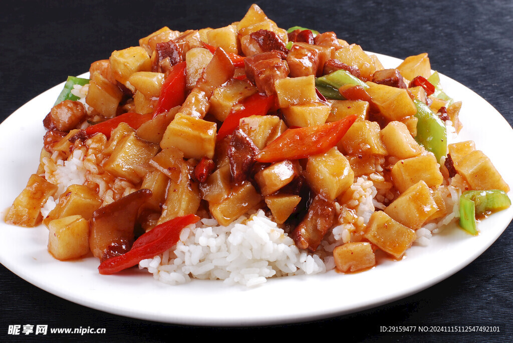 土豆烧肉扒饭