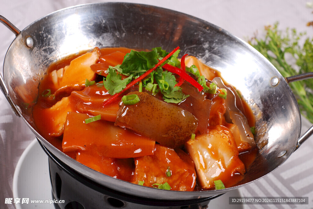 海参鲍汁百灵菇煮豆腐
