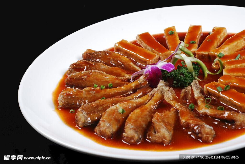 黄鱼戏豆腐