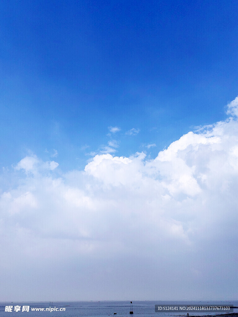 蓝天白云  