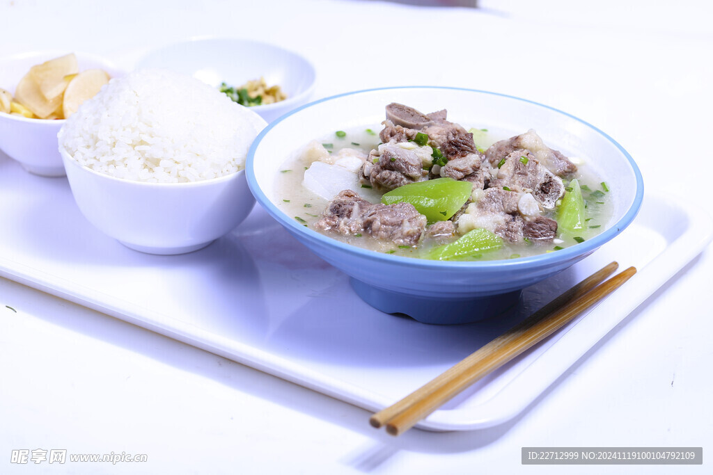 清汤排骨饭简餐