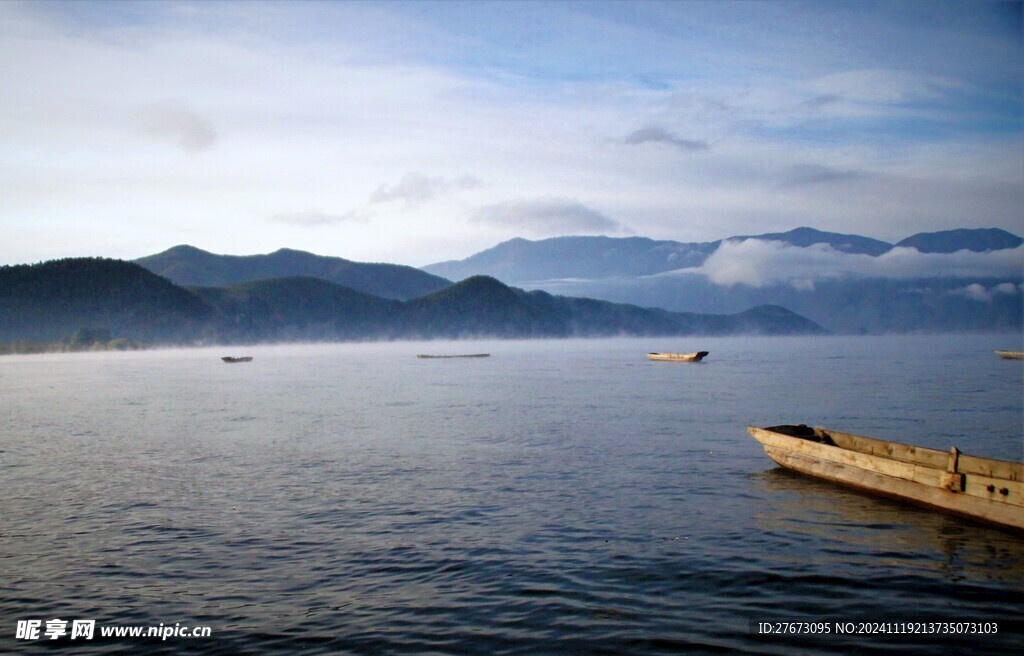 泸沽湖上