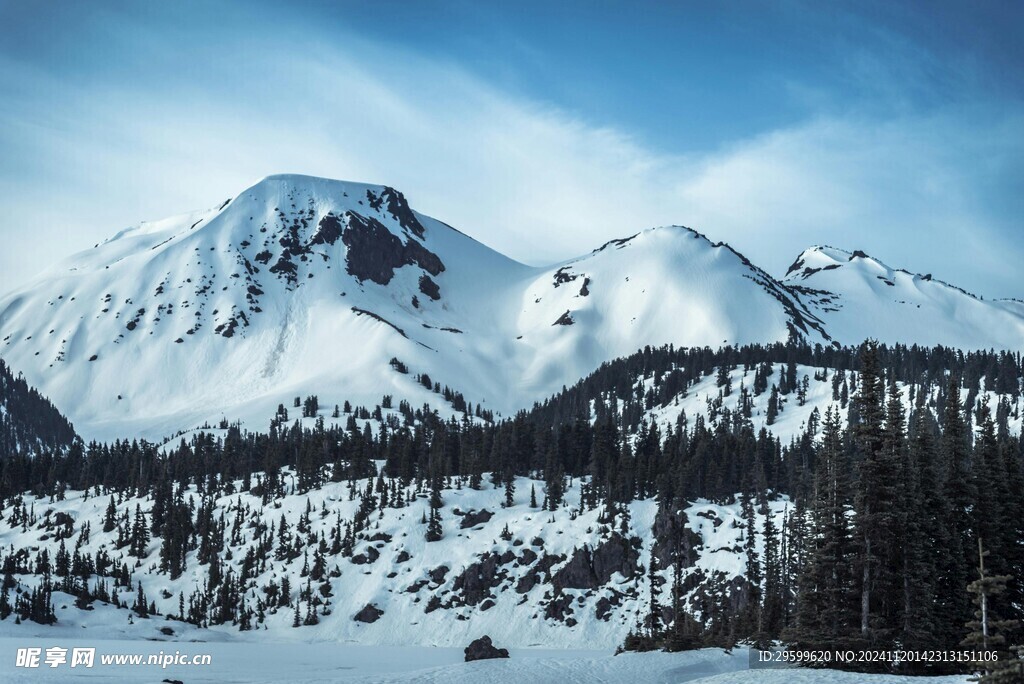 雪山  