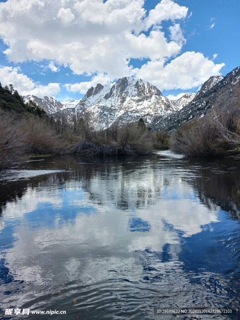 雪山  